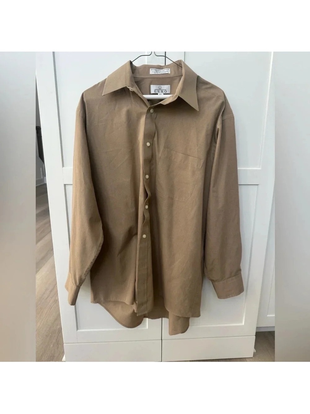 Enro Non-Tron Long Sleeve button shirt 161/2 32-33
Dress Shirt Mens